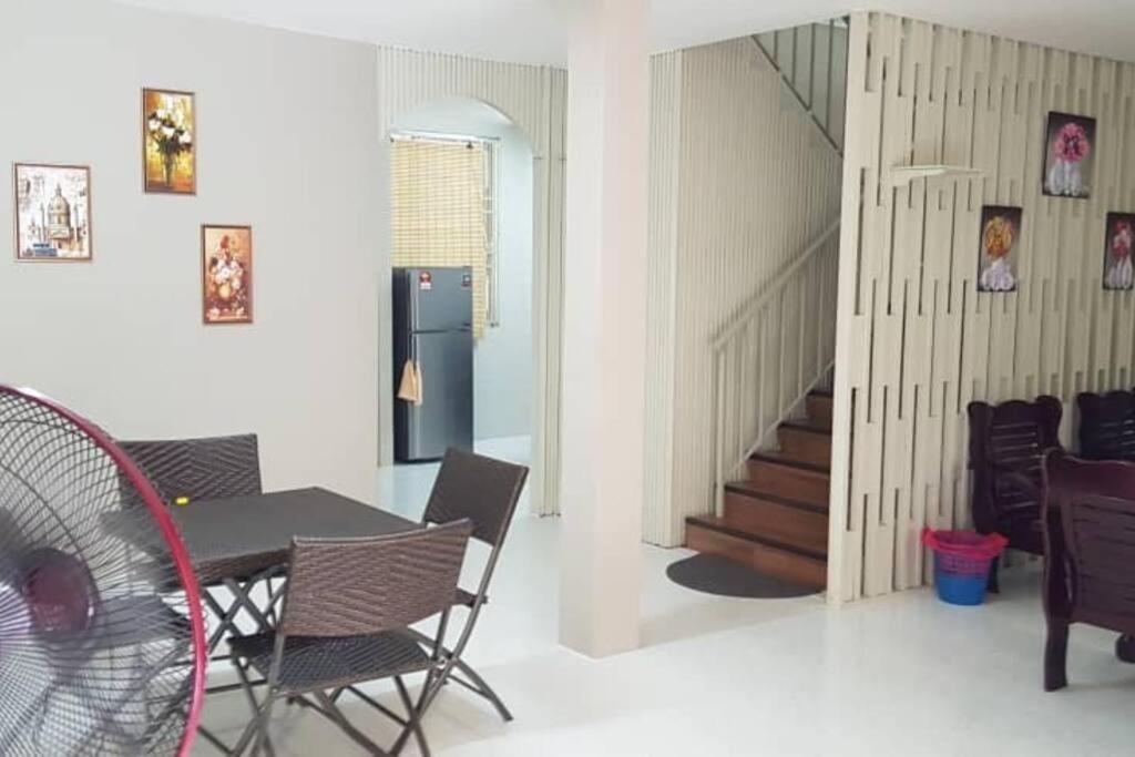 סיבו J & I Homestay מראה חיצוני תמונה